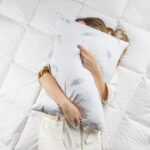 Pūkų ir plunksnų trijų skyrių pagalvė - Image 4